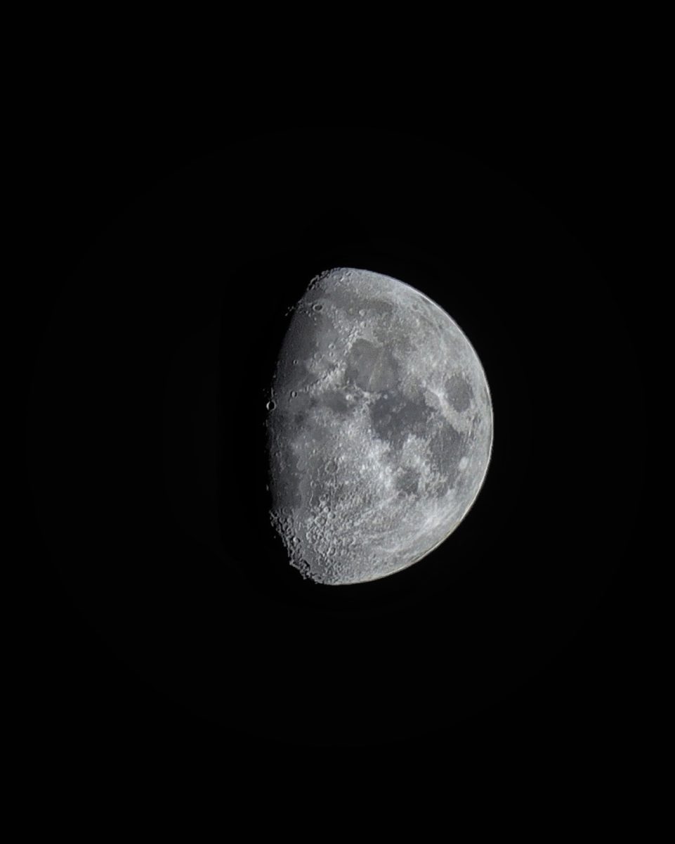 The moon (photo: Zoe Mayorga)