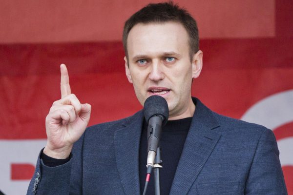 Photo of Alexei Navalny speaking at a rally event. (photo: Wikimedia Commons) 